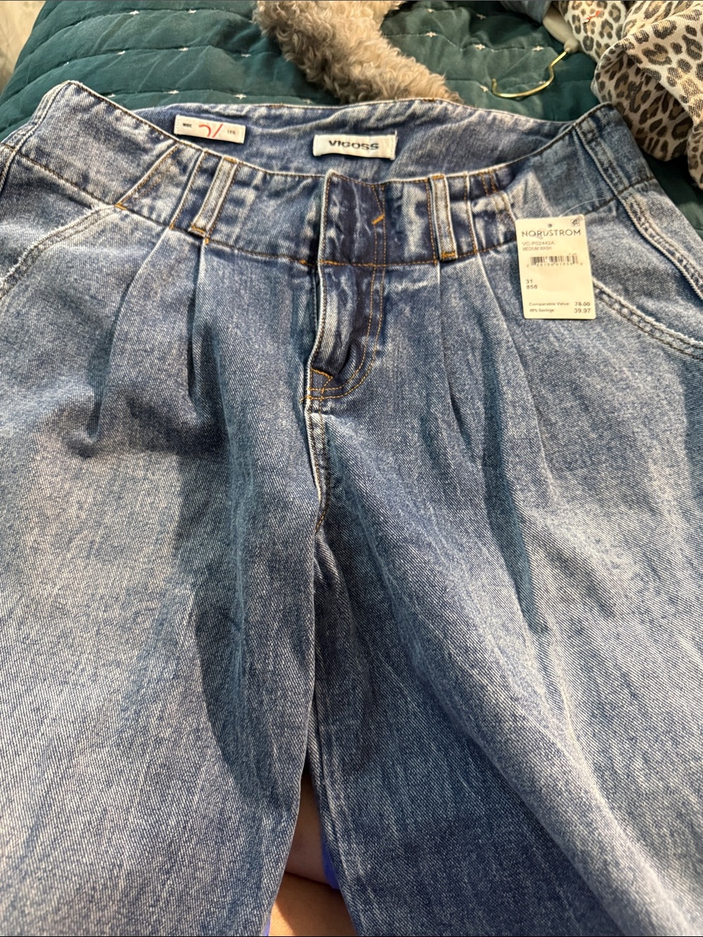 Vigoss Women's Light Blue Boyfriend Pleated Jeans